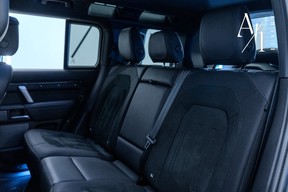 Land Rover Defender 110 2023