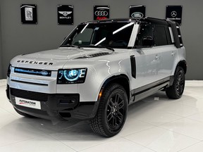 Land Rover Defender 2024