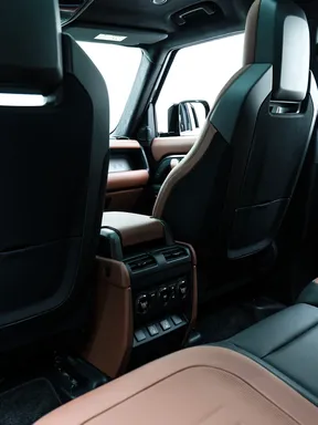 Land Rover Defender Octa 2026