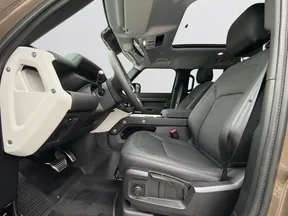Land Rover Defender 110 2025