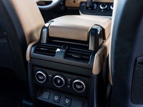 Land Rover Defender 110 2025