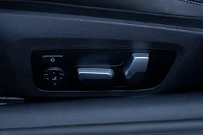 BMW 8 Series M850 2022