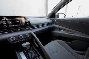 Hyundai Elantra / Avante 2023