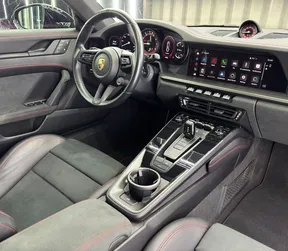 Porsche 911 Carrera GTS 2024