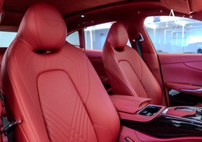 Aston Martin DBX 2024