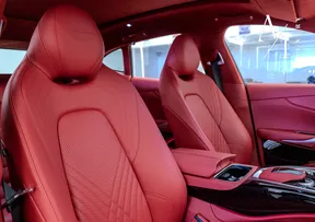 Aston Martin DBX 2024