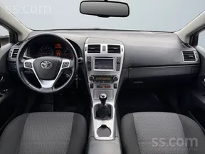 Toyota Avensis 2015