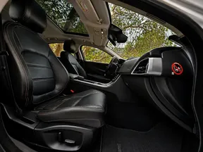 Jaguar XE 2020