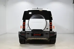 Land Rover Defender 110 2023
