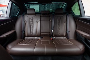 BMW 5 Series M550 2022