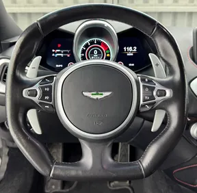 Aston Martin V8 Vantage 2019