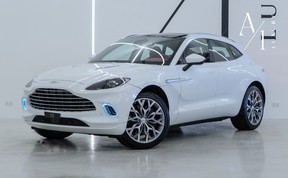 Aston Martin DBX 2023