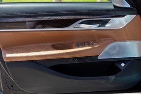 BMW 7 Series 750 2021