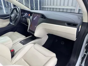 Tesla Model X 2018