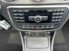 Mercedes-Benz GLA 200 2015