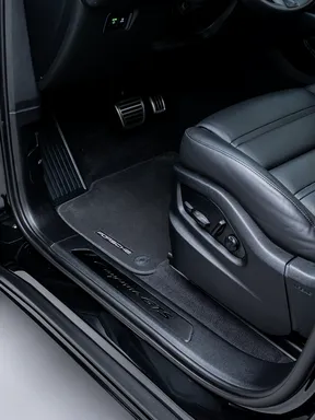 Porsche Cayenne GTS 2025