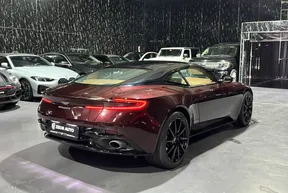 Aston Martin DB11 2018