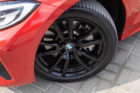 BMW 3 Series 330 2019