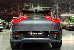 Aston Martin DBX 2021