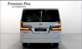 Toyota Granvia 2023