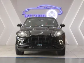 Aston Martin DBX 2022
