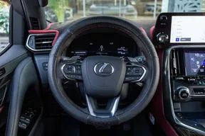 Lexus LX 700h 2025