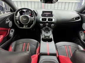 Aston Martin V8 Vantage 2019