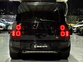 Land Rover Defender 110 2023
