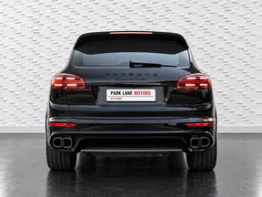 Porsche Cayenne Turbo 2015