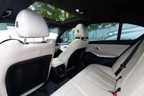 BMW 3 Series 330 2019