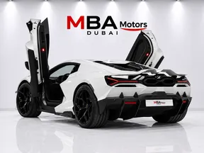 Lamborghini Revuelto 2024