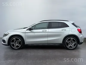 Mercedes-Benz GLA 200 2015