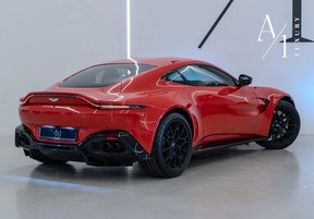 Aston Martin V8 Vantage 2022