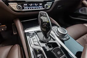 BMW 5 Series M550 2022