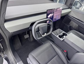 Tesla Cybertruck 2026