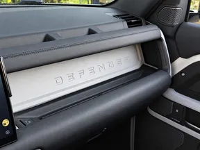 Land Rover Defender 90 2024