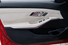 BMW 3 Series 330 2019