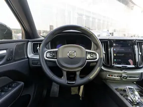 Volvo XC60 B5 2024