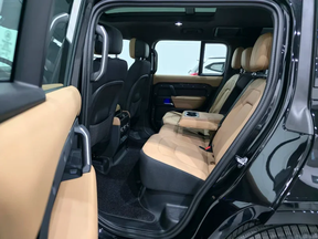 Land Rover Defender 110 2025