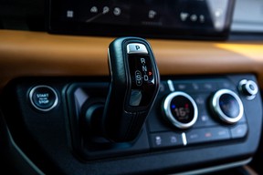 Land Rover Defender 90 2023