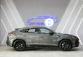 Lamborghini Urus 2024