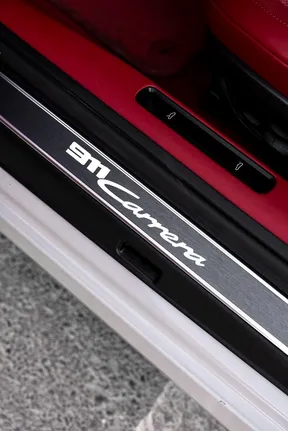 Porsche 911 Carrera 4 GTS 2024