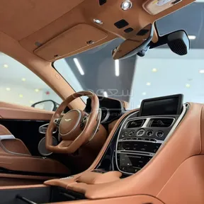 Aston Martin DB11 2020