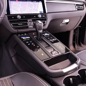 Porsche Macan T 2024