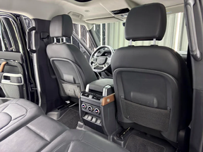 Land Rover Defender 110 2023