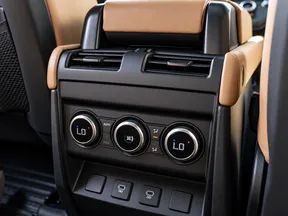 Land Rover Defender 110 2025