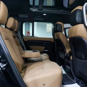 Land Rover Defender 110 2025