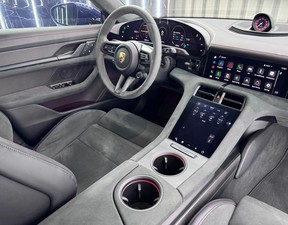 Porsche Taycan GTS 2023