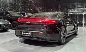 Porsche Taycan 2023