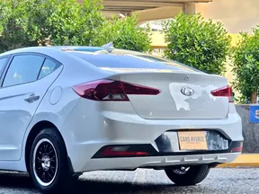 Hyundai Elantra / Avante 2020
